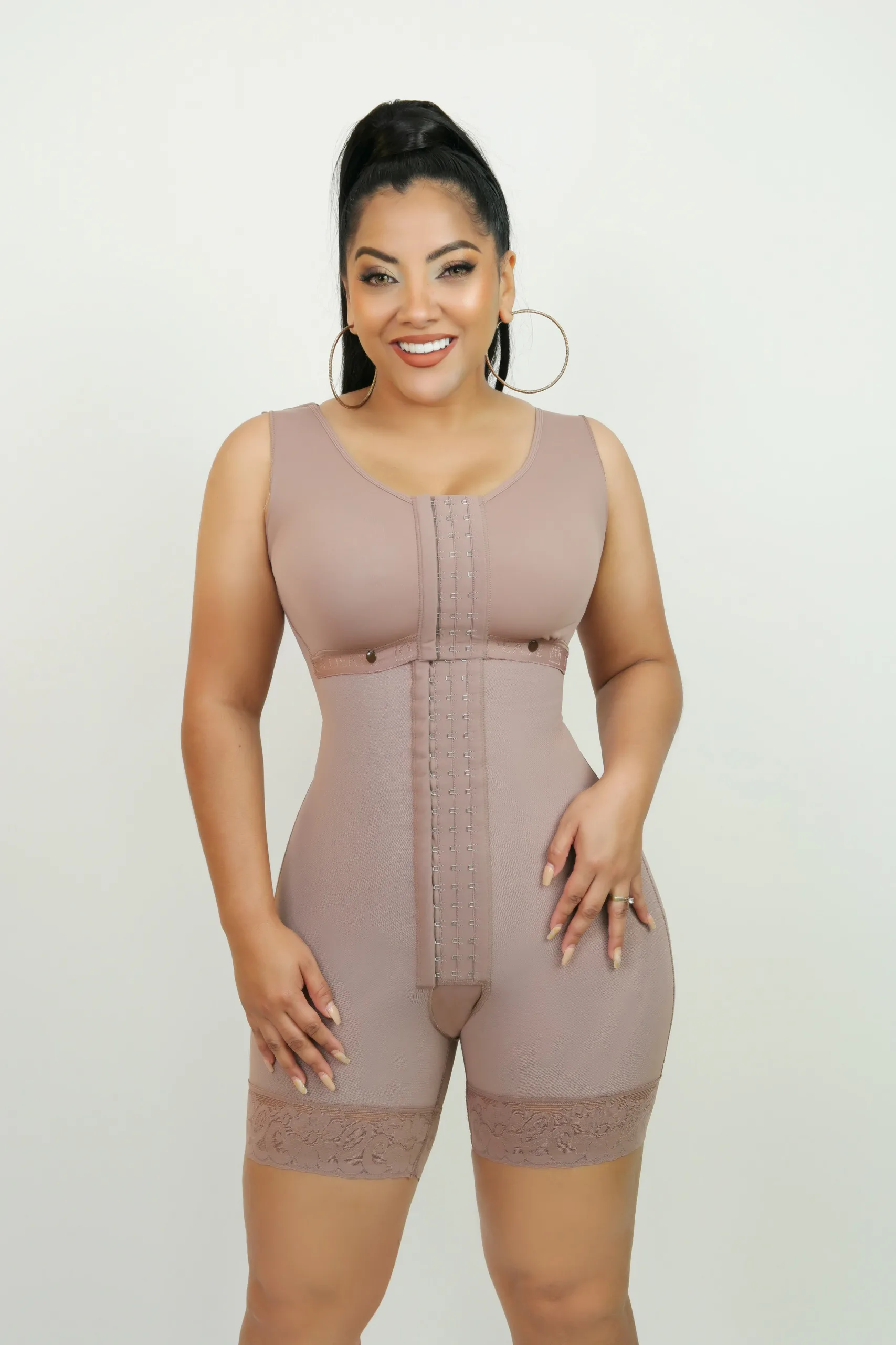 1060 - Bra 3 Hooks & Full Control Body Shaper Short