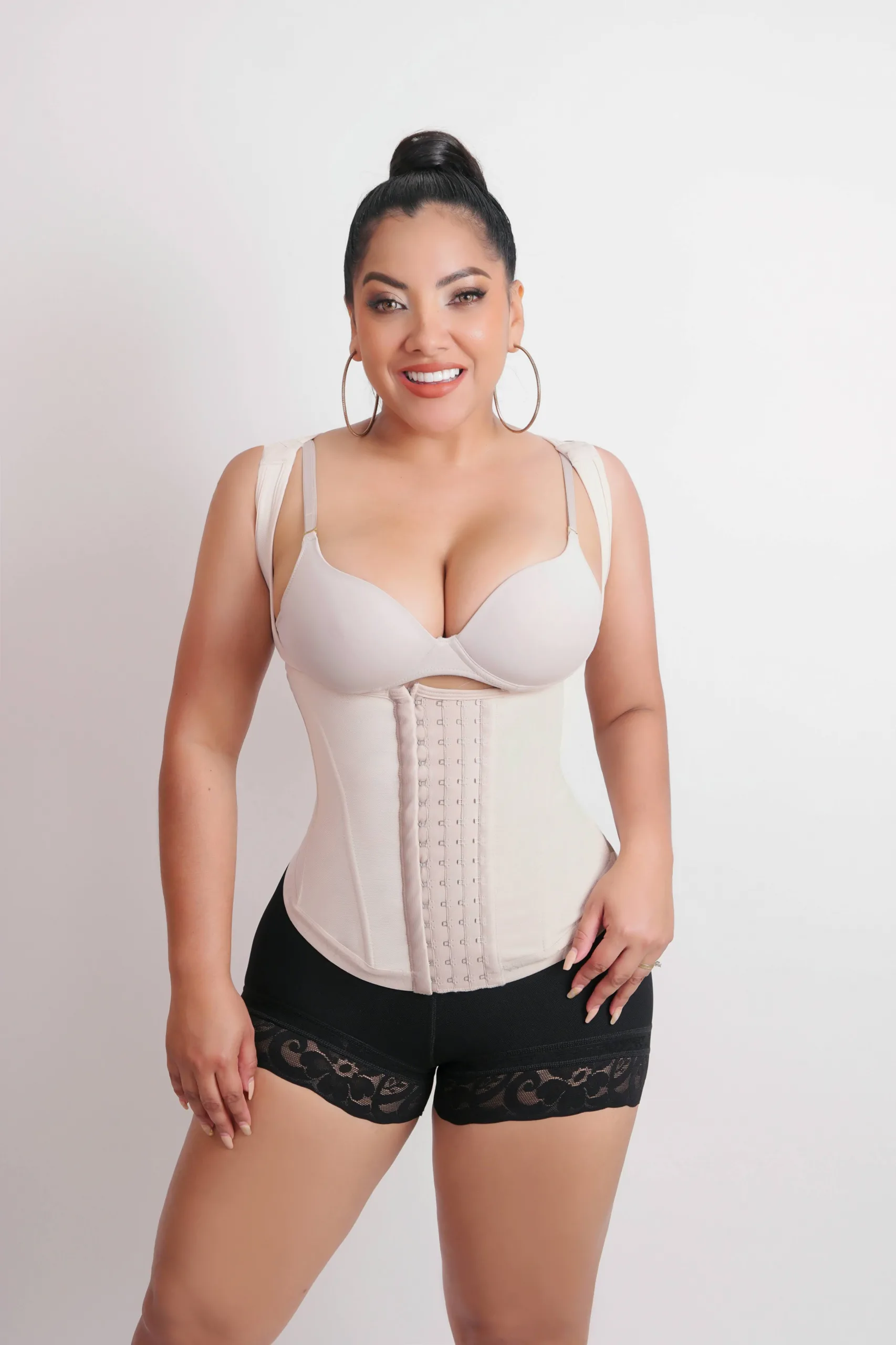 1004 | Kim Vest with 8 Rods