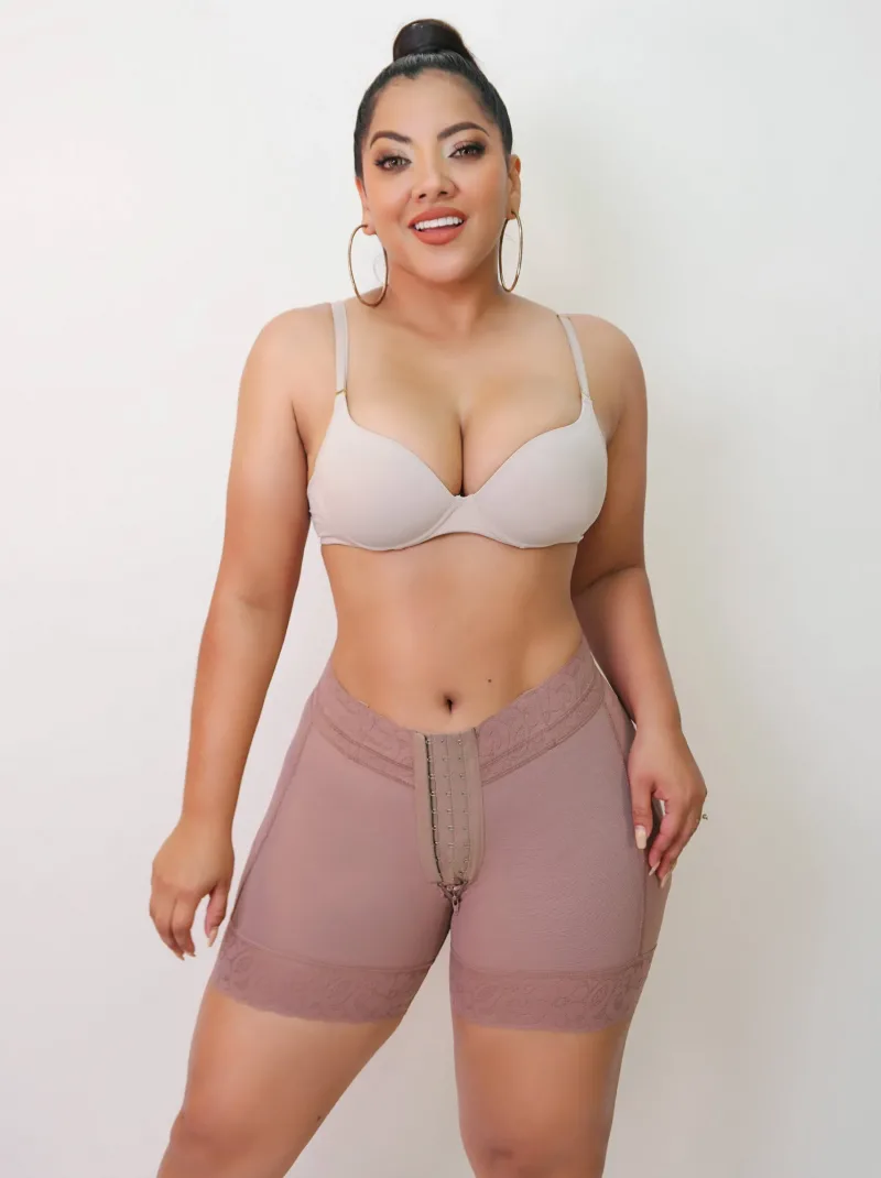 3035 - Short Tummy Control Shorts with badges